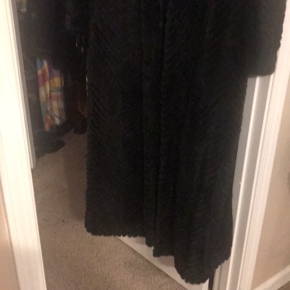 Rare Kings Fur Coat & Matching Hat - Picture 2 of 3